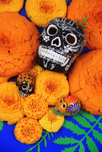 Load image into Gallery viewer, Cempasuchil (Marigold) Paper Flowers - Set of 5